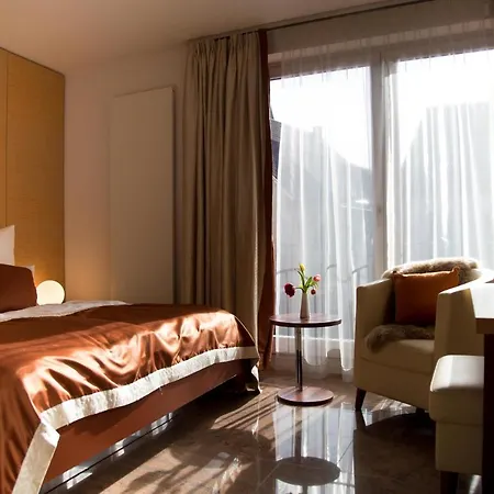 Trip Kaiser & Restaurant Heidelberg-schriesheim 슈리스하임